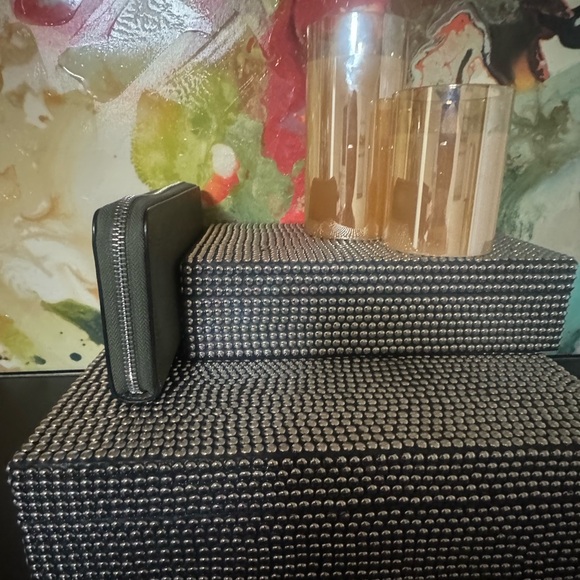 Coach Olive Embossed Wallet - Picture 9 of 10